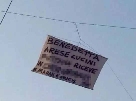 striscione puttana benedetta rese lucini uber protesta tassisti milanno sciopero
