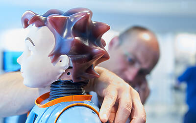 140526 Robo Business Europe 0086 1200px