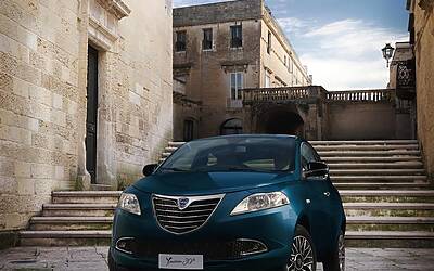 150224 lancia ypsilon 01a Medium