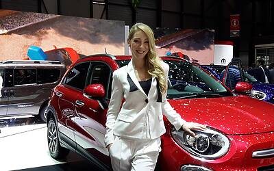 belle ragazze salone ginevra 2015 11