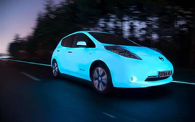 nissan leaf auto fluorescente 1