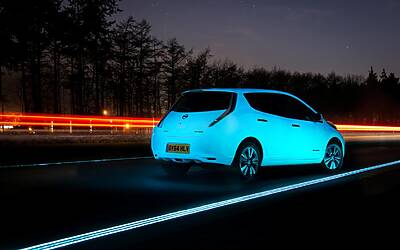 nissan leaf auto fluorescente 3