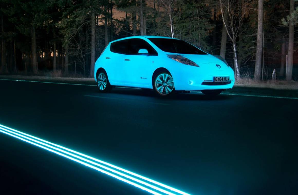 Nissan Leaf fluorescente