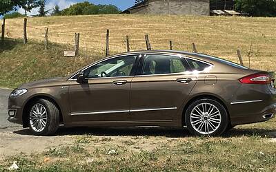 Ford Mondeo Vignale 10