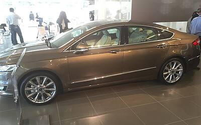 Ford Mondeo Vignale 14