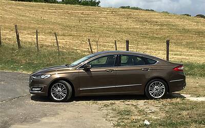 Ford Mondeo Vignale 8