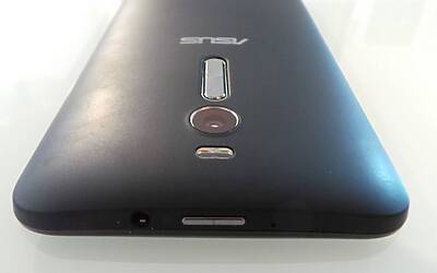 Recensione Asus Zenfone 2 049