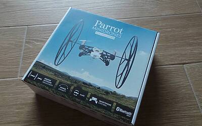Recensione Parrot Rolling Spider 030