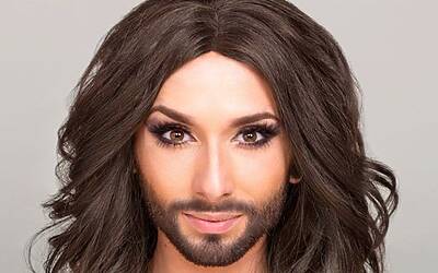 Donna baffuta sempre piaciuta