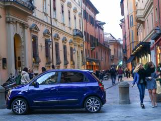 TWINGO LOVELY dove il design e la tecnologia si incontrano con Glamour