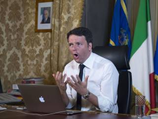Matteo Renzi denunciato Codacons per pubblicita occulta ad Apple
