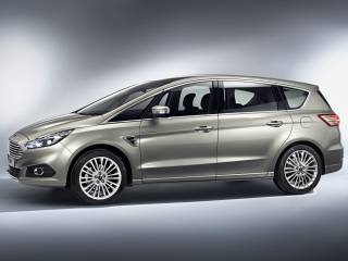 Ford SMax la prova su strada tra Milano e Lecco