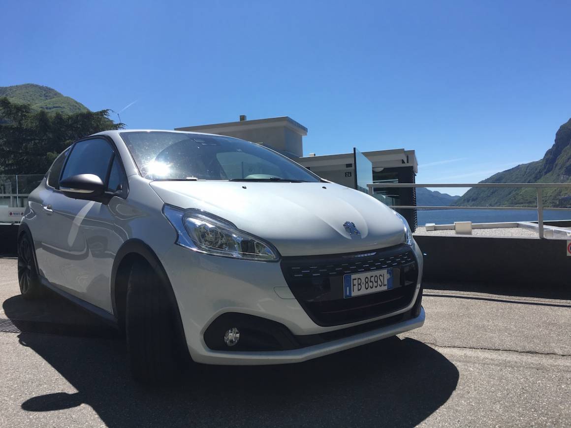 Peugeot 208 GTI prova su strada da Campione Italia a Bellinzona13