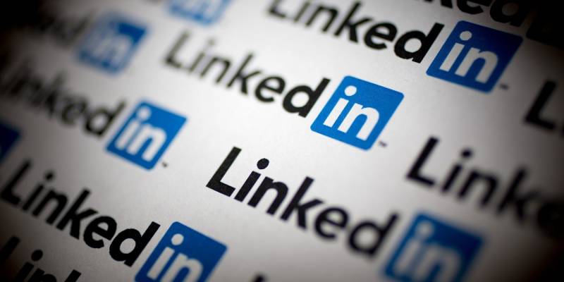 Cercare lavoro senza farlo sapere al capo grazie a Linkedin