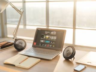 Jabra Speak 710 home office daisychain