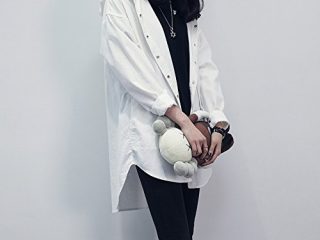 il rivestimento sottile della camicia del corduroy ha sopportato il cappotto