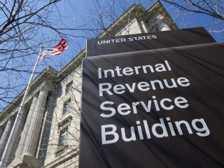 Coinbase comunica al fisco americano IRS i nomi di 13000 clienti che transano criptovalute