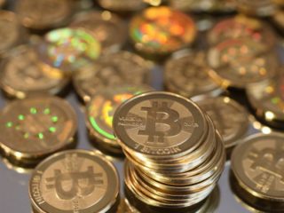 Bitcoin in pericolo la blockchain contiene immagini di abusi sui minori