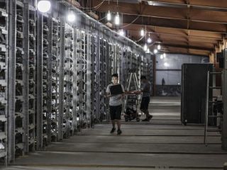 Rubano 8 milioni di kWh per minare Bitcoin in Russia tutti in galera