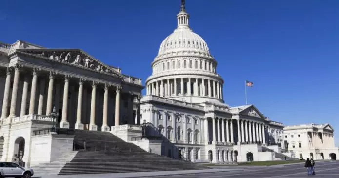 us congress 799x500 695x365 - Il legislatore degli USA chiede un "tocco morbido" sulla regolamentazione ICO
