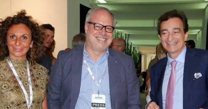 marco borradori sindaco lugano wopart 2018 michele ficara assodigitale artid 695x365 - WOPART 2018 – Work on Paper Art Fair apre al pubblico e consolida il suo successo