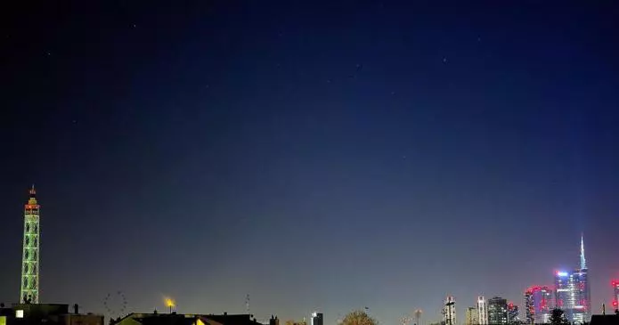 Vogue for Milano - Giovedì 13 settembre 2018 al Just Cavalli torre di notte 695x365 - Vogue for Milano - Giovedì 13 settembre 2018 al Just Cavalli