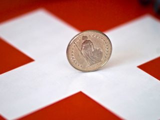 Stablecoin moneta Stabile agganciata al Franco Svizzero Smart Valor lancia la nuova criptovaluta