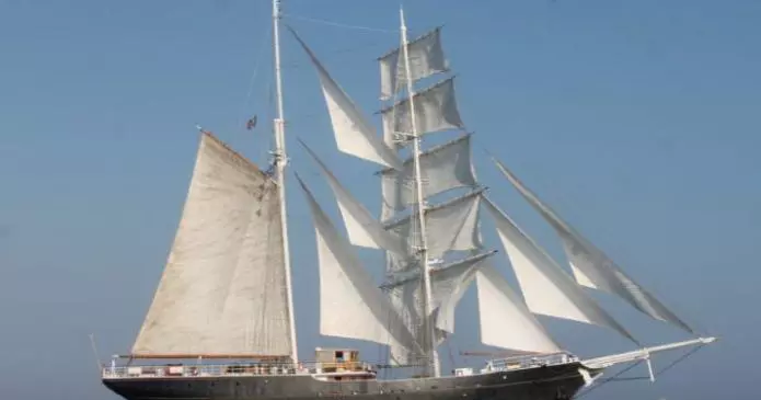 nave italia 695x365 - Il brigantino Nave Italia promuove cultura del mare e progetti educativi