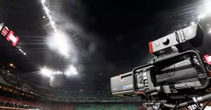 Il calcio oggi tra diritti tv merchandising e sponsor 695x365 - Il calcio d&rsquo;oggi tra diritti tv, merchandising e sponsor