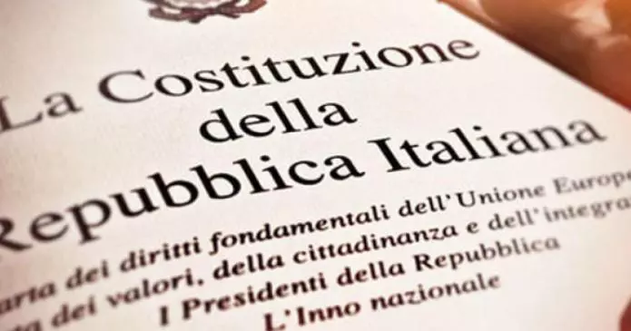 costituzione 695x365 - La Costituzione italiana oggi. &Egrave; ancora viva e vegeta?