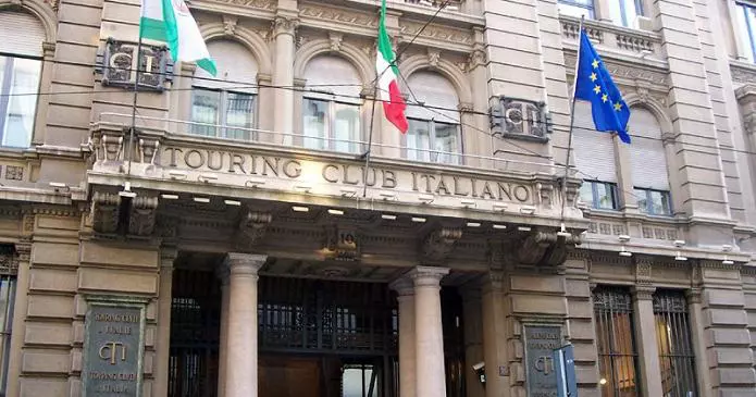 925MilanoPalazzoBertarelli 695x365 - Touring Club Italiano rilancia la sua sede con Radisson Hotel