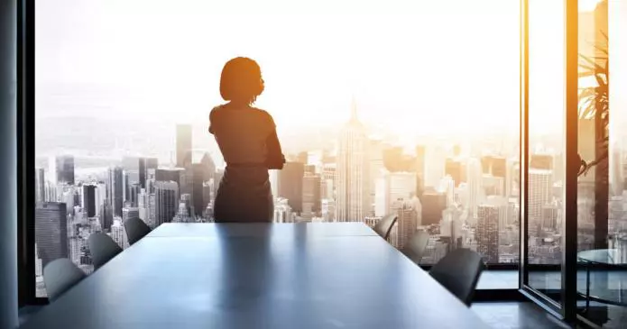 Donne nel Fintech una missione per promuovere un ambiente inclusivo e solidale 695x365 - Donne nel Fintech: una missione per promuovere un ambiente più inclusivo e solidale