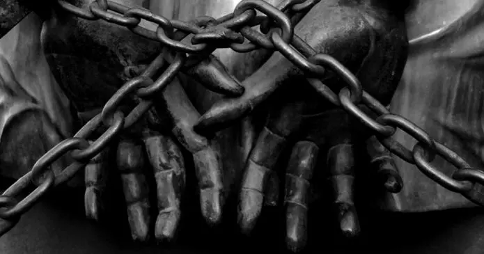 Ecco come il Fintech oggi potrebbe liberarci dalla schiavitu 695x365 - Ecco come il Fintech oggi potrebbe liberarci dalla schiavitù