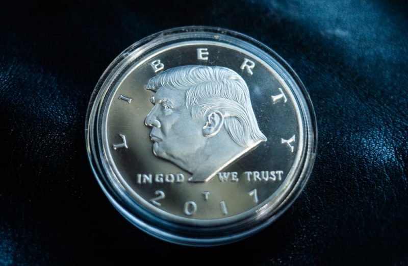 5 criptovalute assurde e prive di significato che puoi acquistare ma probabilmente non dovrebbe caratterizzato da titcoin e trumpcoin