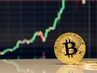 carica il fud bloomberg e intenzionalmente ignorante quando arriva al bitcoin