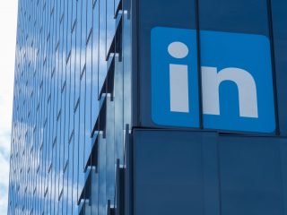 coinbase supera jpmorgan in linkedin elenco dei datori di lavoro piu popolari