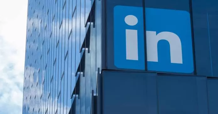 coinbase supera jpmorgan in linkedin elenco dei datori di lavoro piu popolari 695x365 - Coinbase Supera JPMorgan in LinkedIn Elenco dei datori di lavoro pi&ugrave; popolari