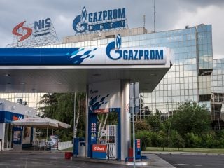 gazprom gigante russo del gas per eseguire contratti commerciali su una blockchain