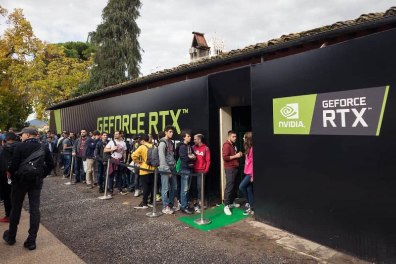 le azioni di nvidia scendono del 19 dopo che la societa rivela che il fatturato del q4 potrebbe cadere a breve da 700 milioni a causa della caduta della domanda di gpu legata alla crittografia