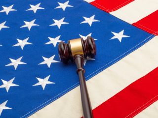 le regole della corte penale criptovalute sono materie prime