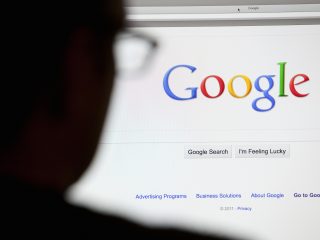 le ricerche di google per bitcoin raggiungono il totale piu alto dal mese di novembre