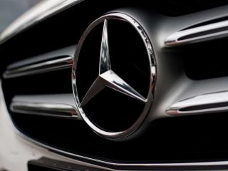 mercedes benz va a pieno regime con adozione blockchain