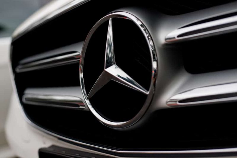 mercedes benz va a pieno regime con adozione blockchain