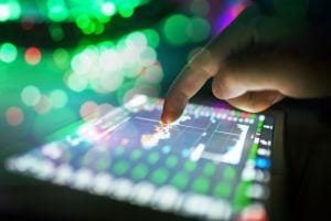 okcoin riscalda la concorrenza per i grandi commercianti di crittografia