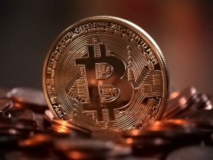 sentenza di un anno confermata per i ladri di bitcoin gulf news