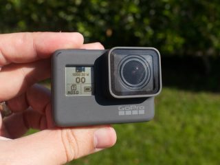 144891 cameras review gopro hero 2018 image1 azwns8pzoe