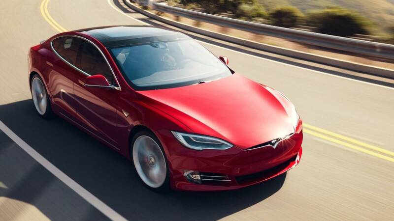 La Tesla diventa una auto da corsa scatenata guarda il video del giro da record di Laguna Seca 800x450 - La Tesla diventa una auto da corsa scatenata: guarda il video del giro da record di Laguna Seca