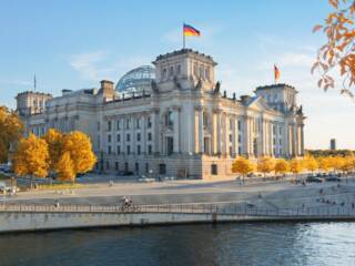 la germania approva la politica nazionale per esplorare blockchain ma limita gli stablecoin coindesk