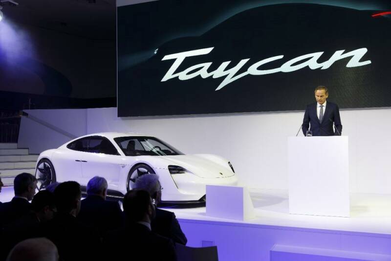 le vendite di veicoli pesanti e il deprezzamento della valuta cinese colpiscono i minatori di batterie metalliche 800x533 - Taycan Porsche oramai il lusso è elettrico, ma le vendite calano perchè ci sono grossi problemi con le batterie