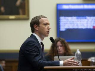 mark zuckerberg grigliato dal congresso degli stati uniti sulla bilancia